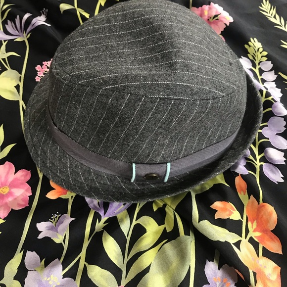 Penguin hat - Picture 7 of 7